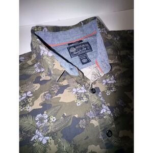 American Rag Men's Medium Camo Floral Short Sleeve Button Up‎ Shirt